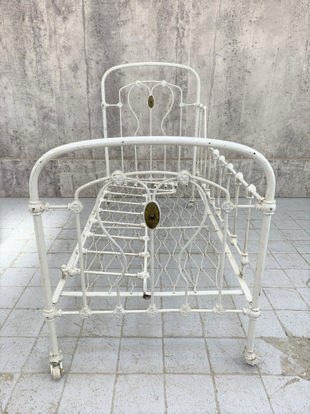 Antique white clearance iron bed