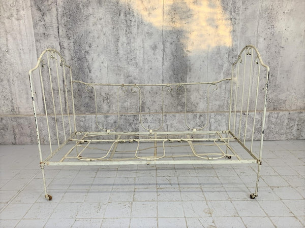 Iron cot online bed near me