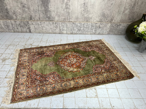 208cm x 123cm Autumnal Coloured Silk Rug