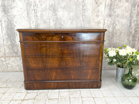 Four Drawer Veneer Chest of Drawers (plus 1 hidden drawer)