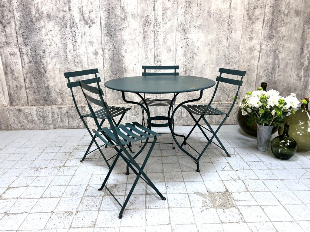Green Metal Circular Garden Table and 4 Folding Bistro Style Chairs