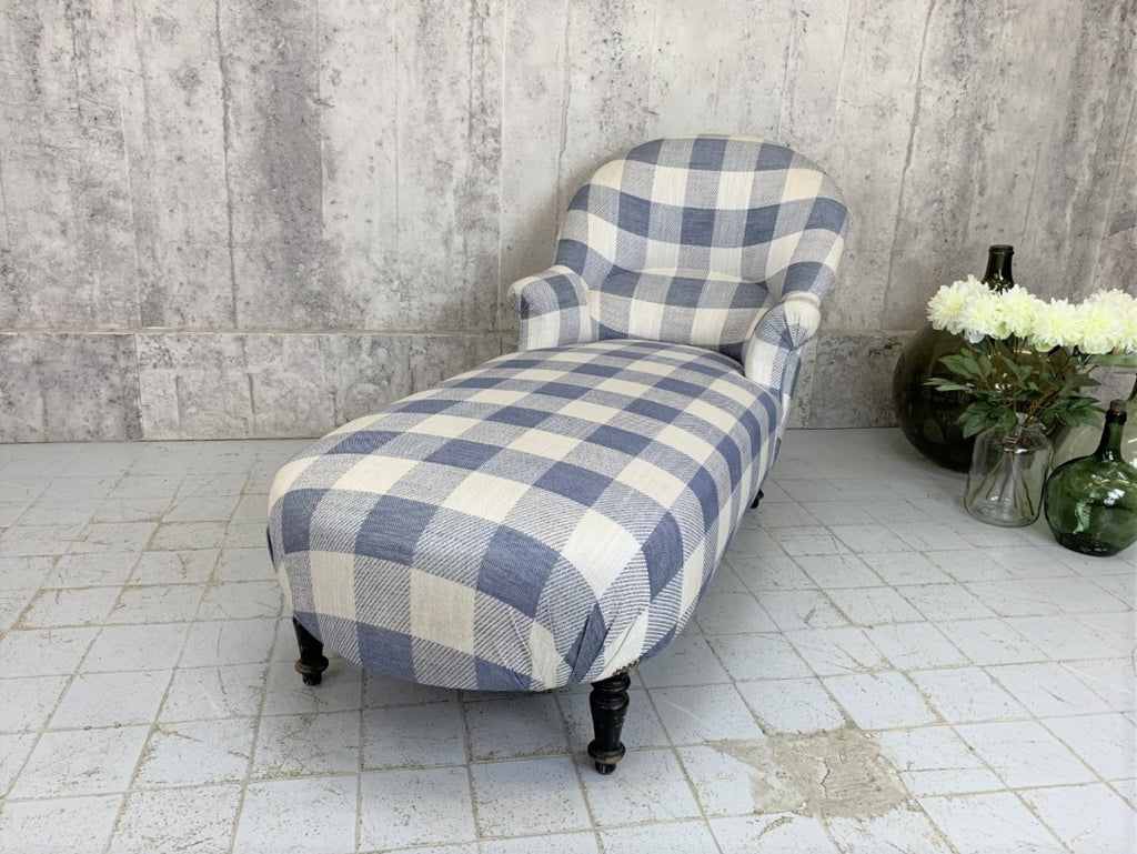 19th Century Forward Facing Checked French Chaise Longue with Turned Legs to Upholster